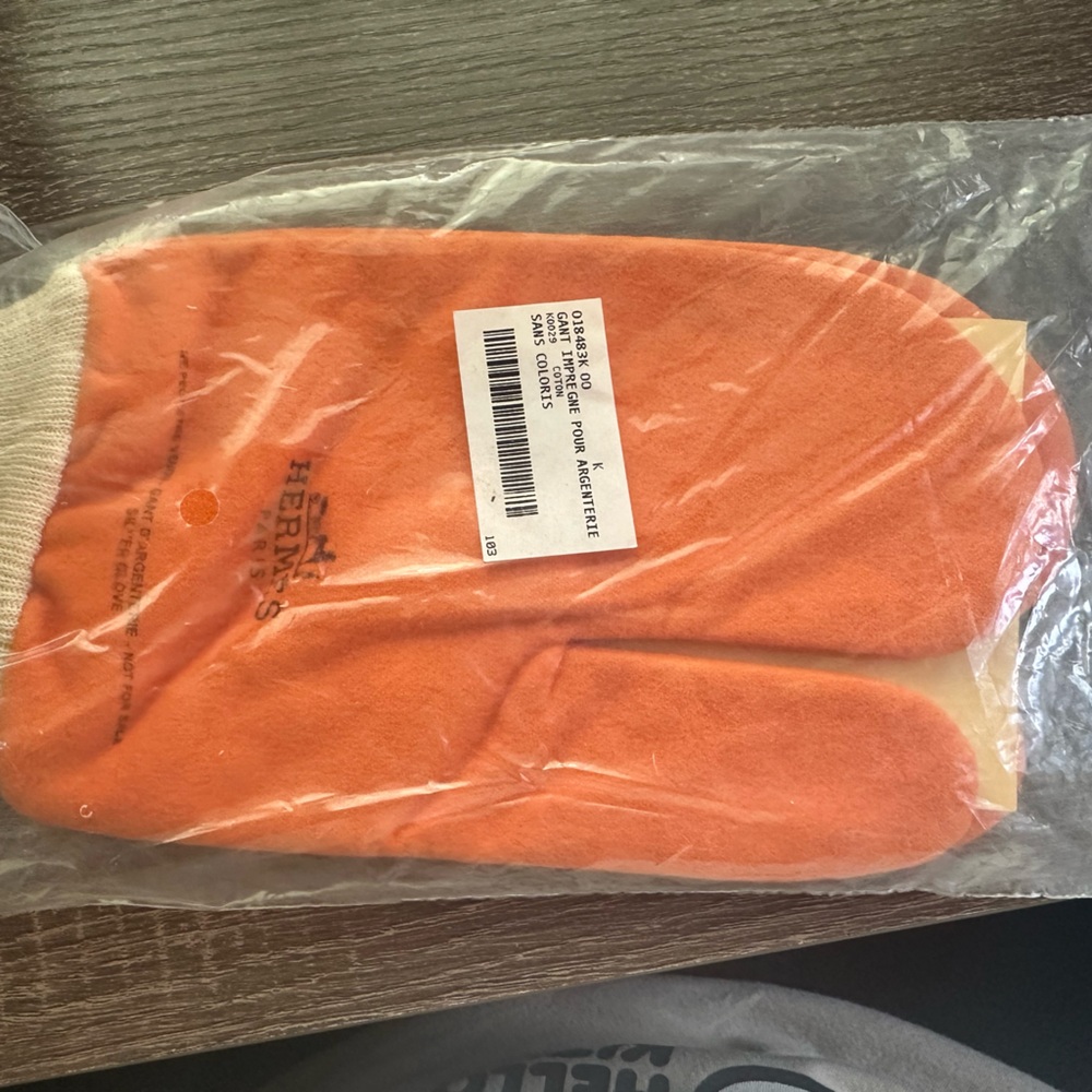 Hermes silverware cleaning gloves